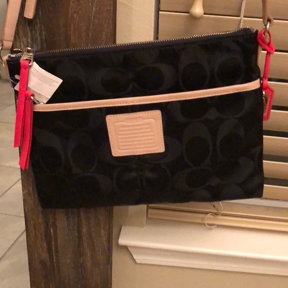 Coach purse NWT - Picture 2 of 4